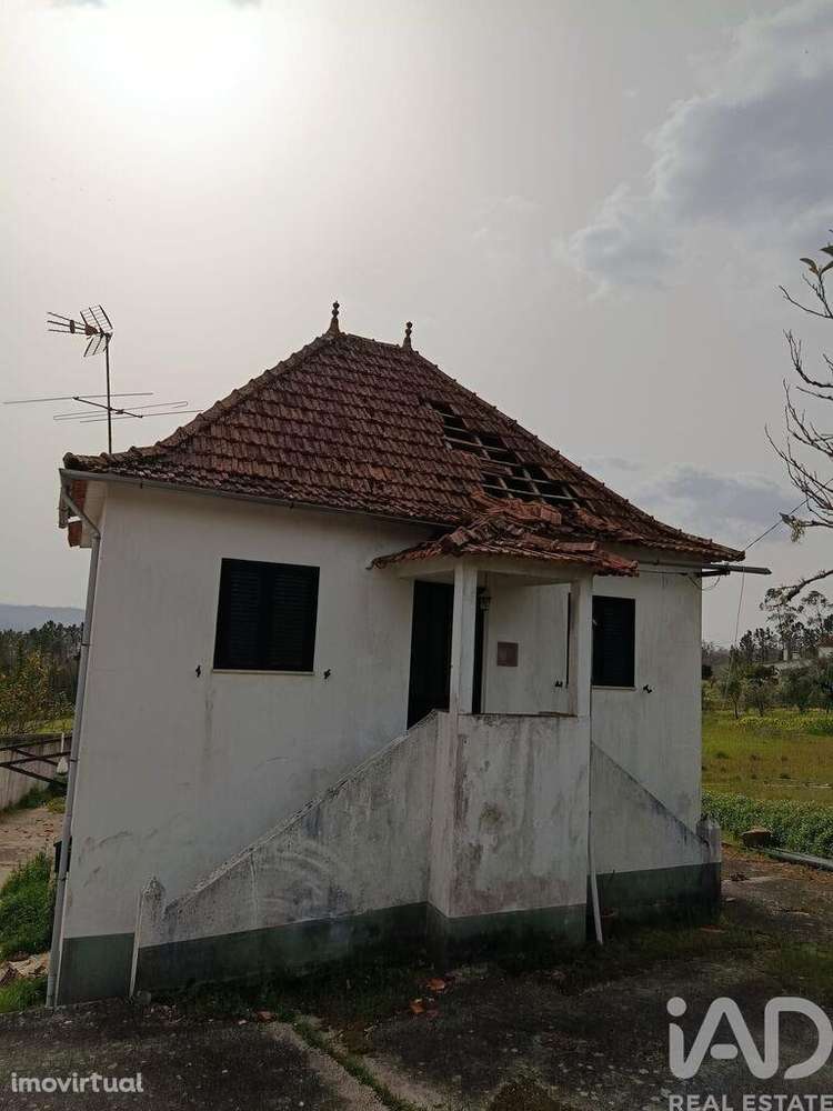 Casa / Villa T2 em Santiago e São Simão de Litém e Albergaria dos Doze - Grande imagem: 2/17