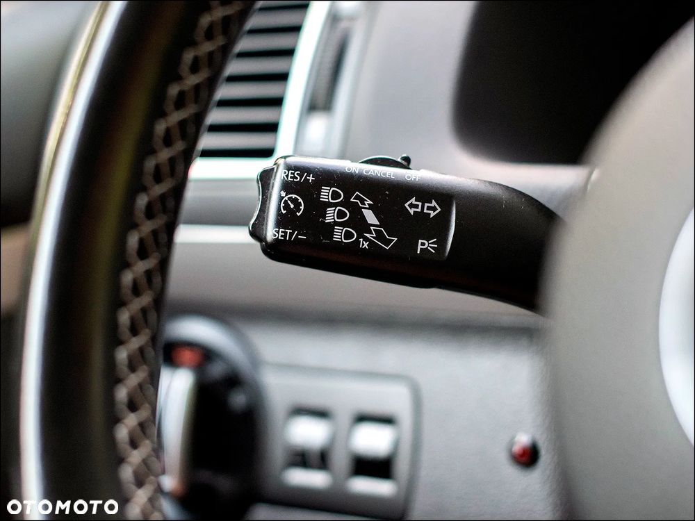 Volkswagen Touran - 21