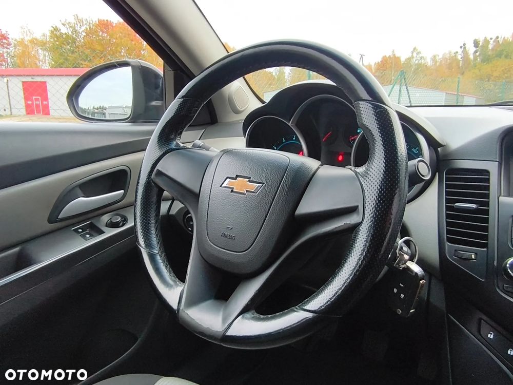 Chevrolet Cruze - 31