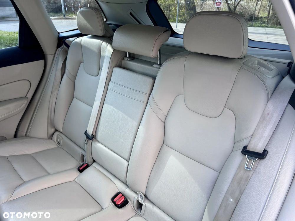 Volvo XC 60 D4 Momentum Pro - 14