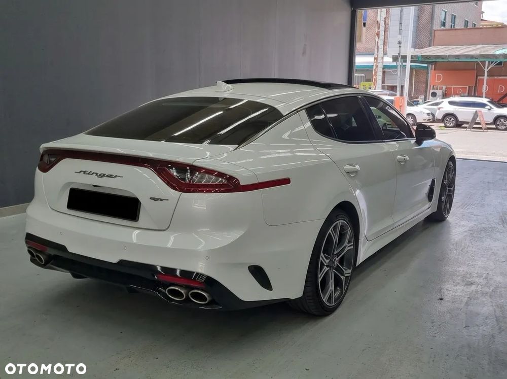 Kia Stinger 2.0 T-GDI GT Line - 4