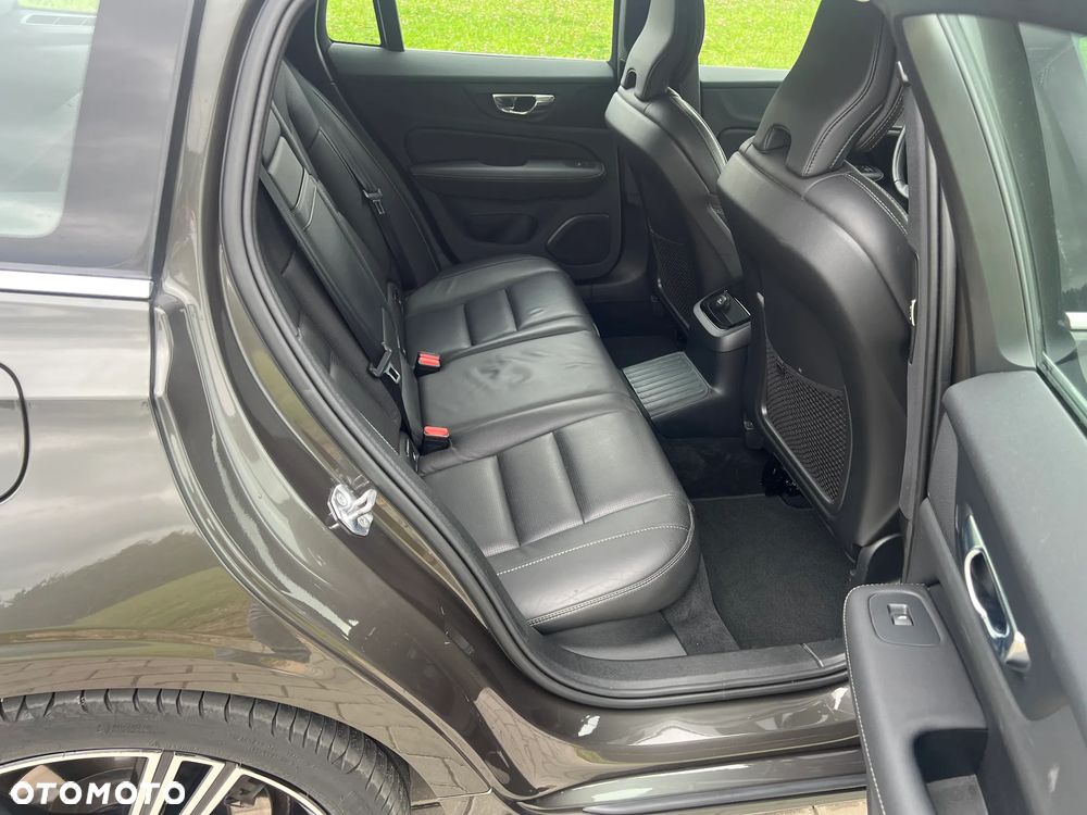 Volvo V60 T6 AWD Recharge Geartronic Inscription Expression - 35