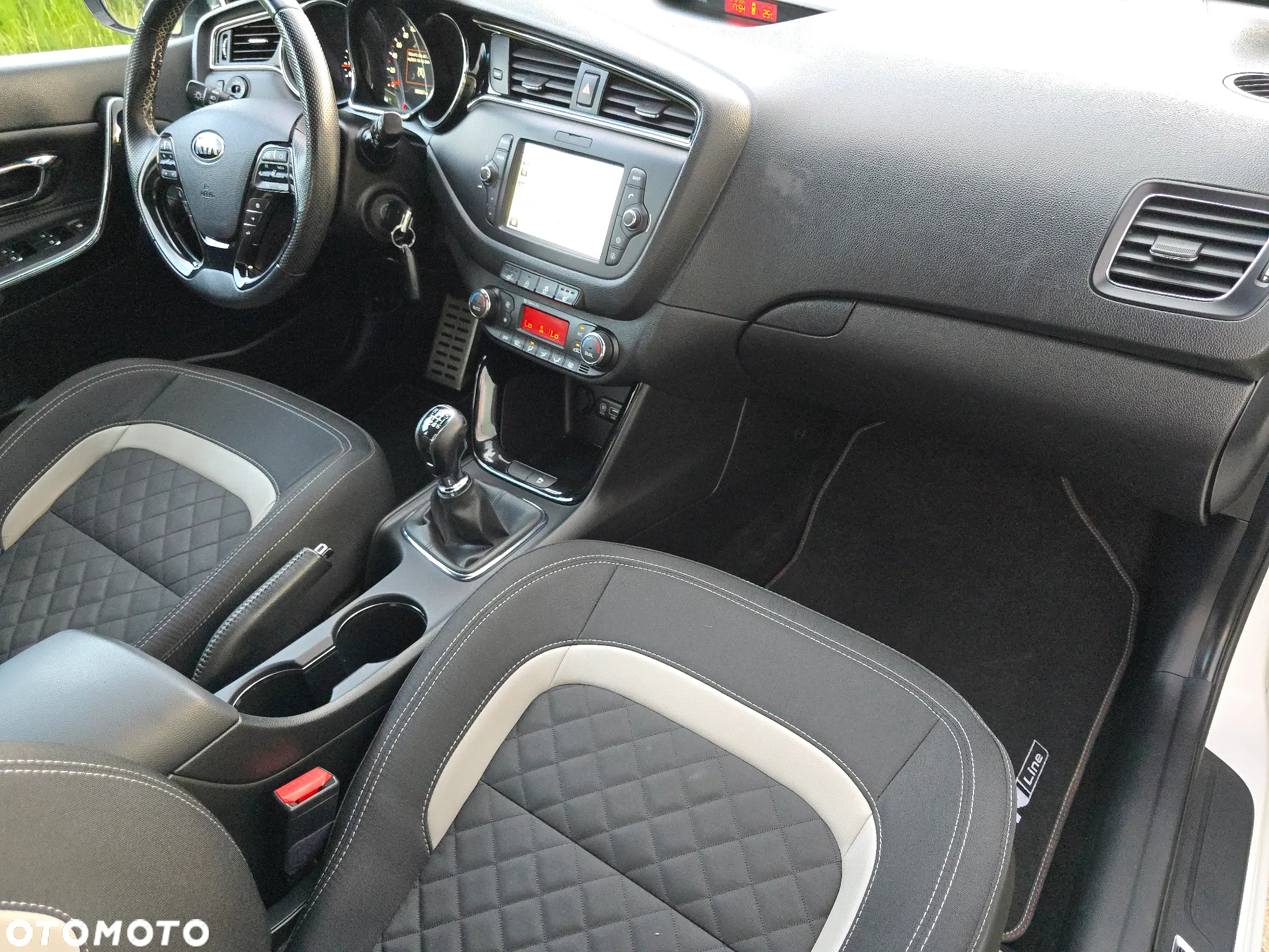 Kia Ceed 1.6 CRDi SCR GT-Line - 33