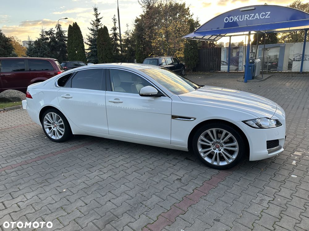 Jaguar XF 2.0 i4D Portfolio - 8