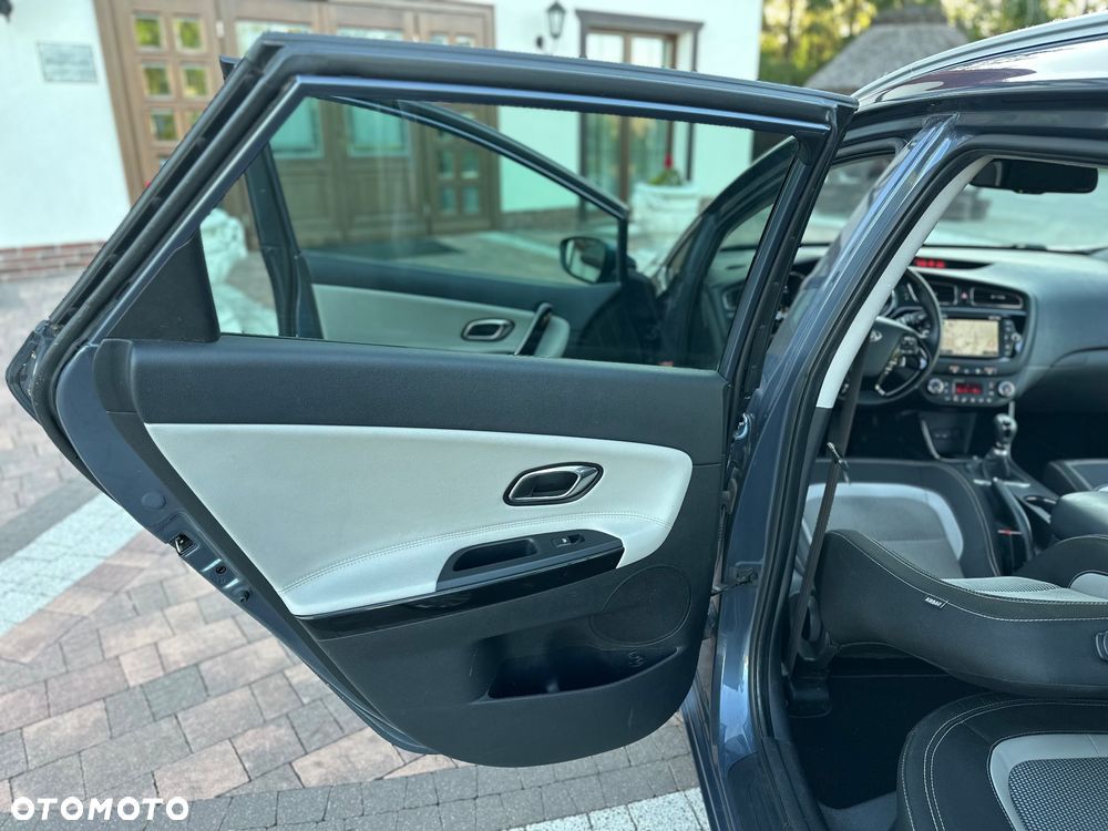 Kia Ceed 1.4 CVVT Dream-Team Edition - 37