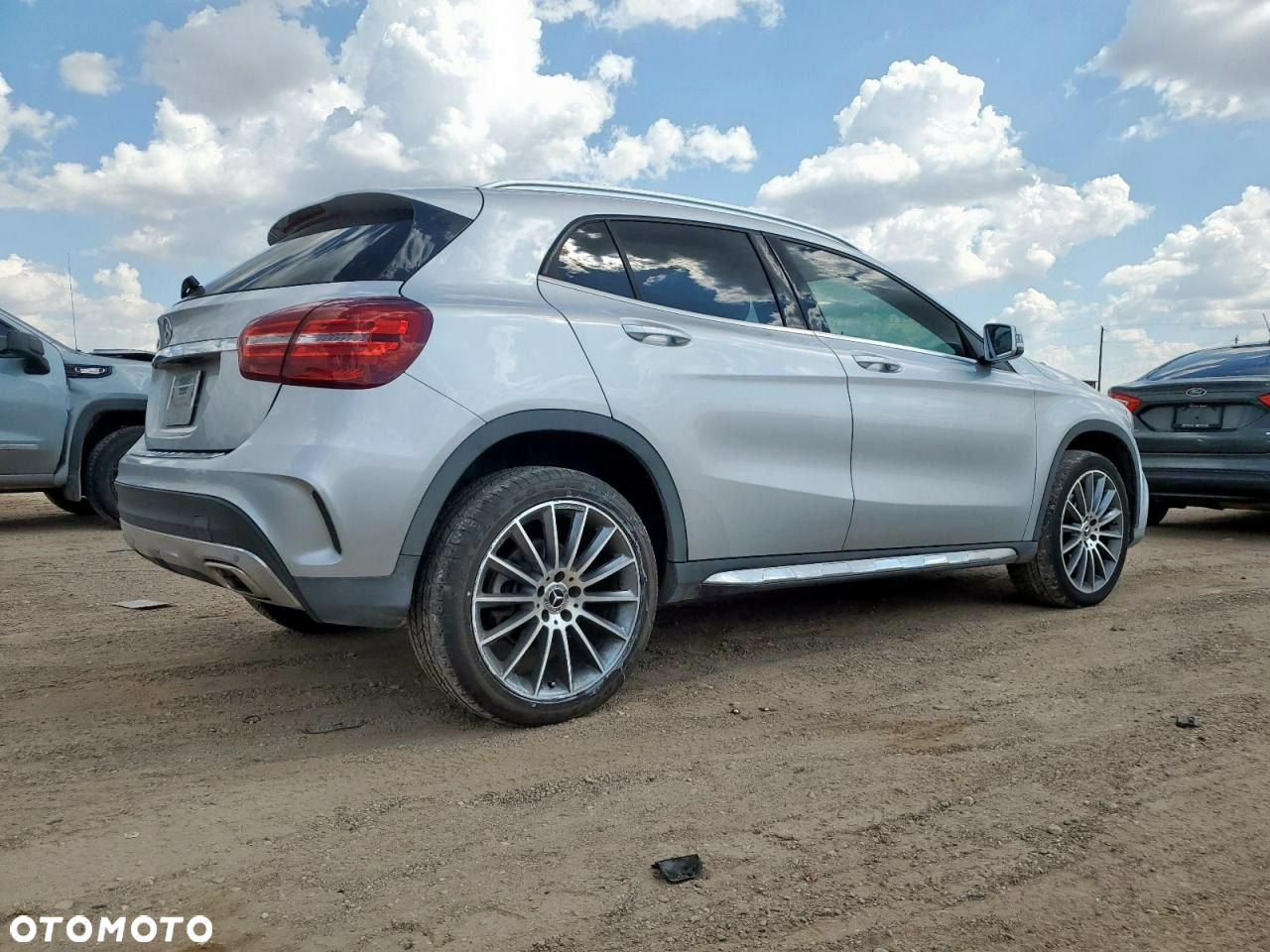 Mercedes-Benz GLA - 3
