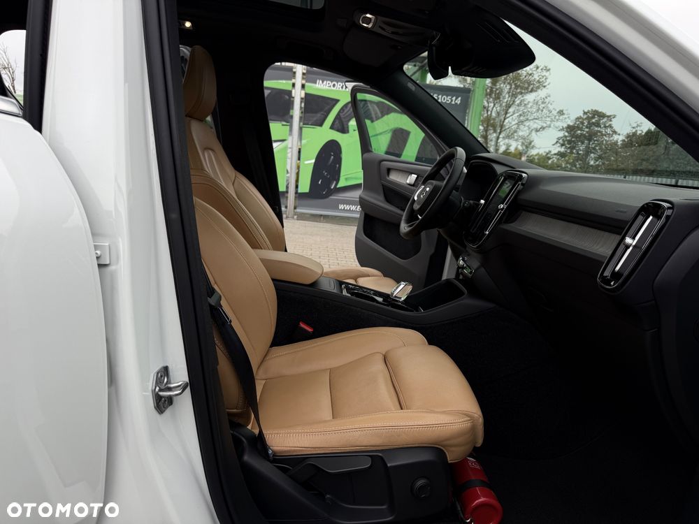 Volvo XC 40 D3 Momentum Pro - 32