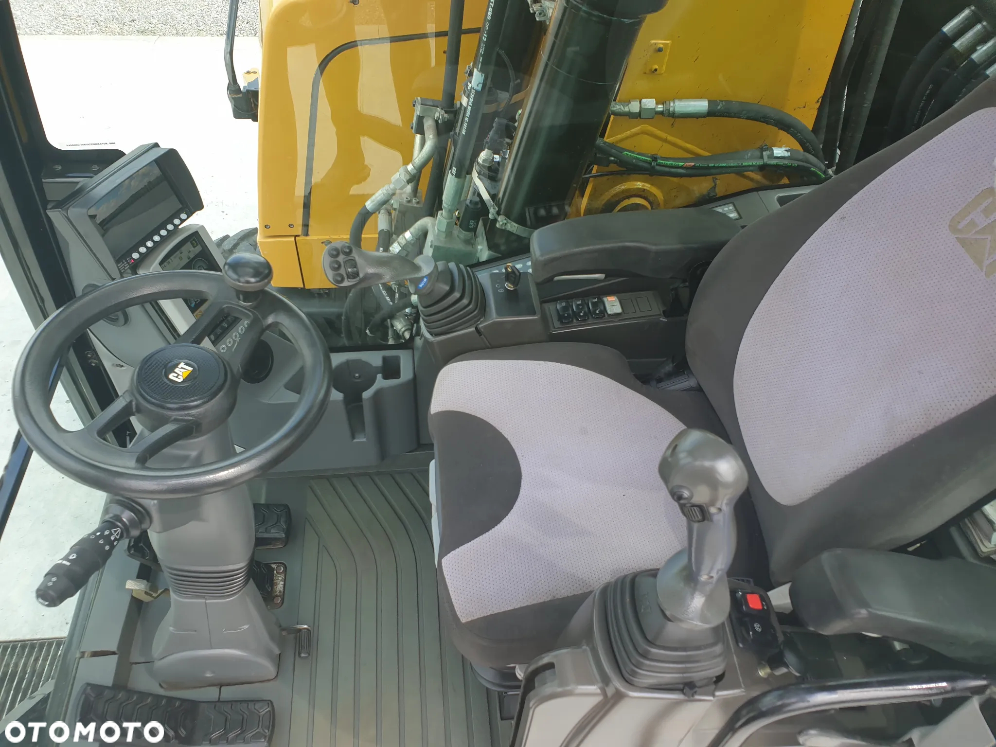 Caterpillar M 318 F ROTOTILT SPROWADZONY ŁADNY STAN - 14