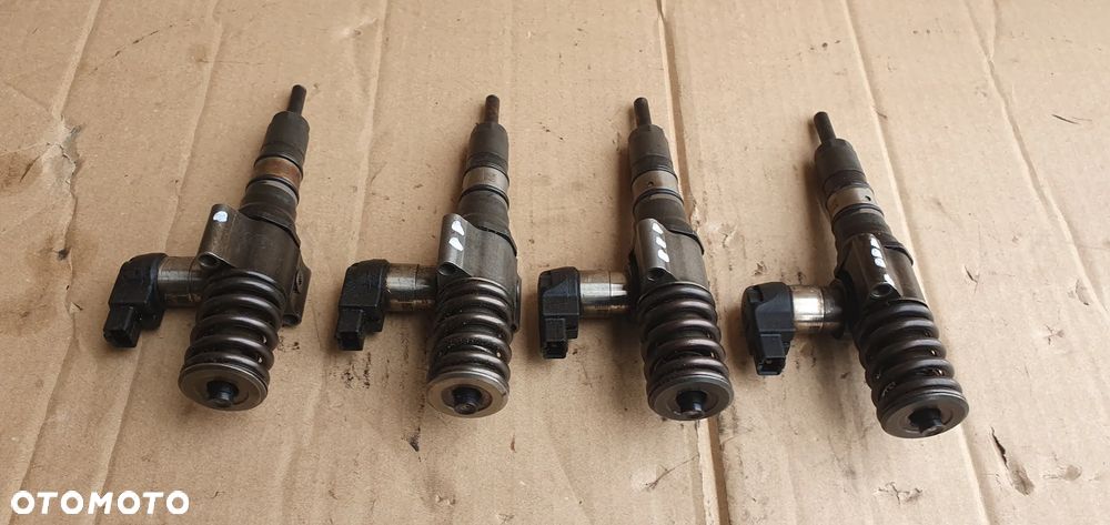 Pompowtryskiwacz wtryskiwacz wtrysk VW Passat B6 2.0 TDI 03G130073T - 3