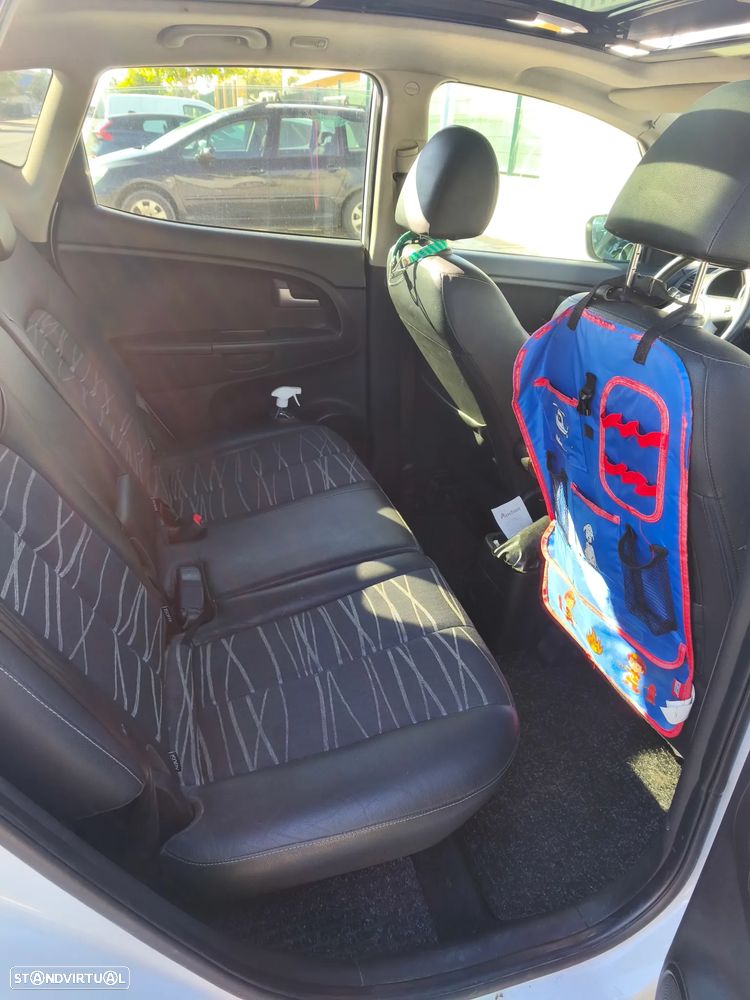 Kia Venga 1.4 CRDi TX ISG - 14