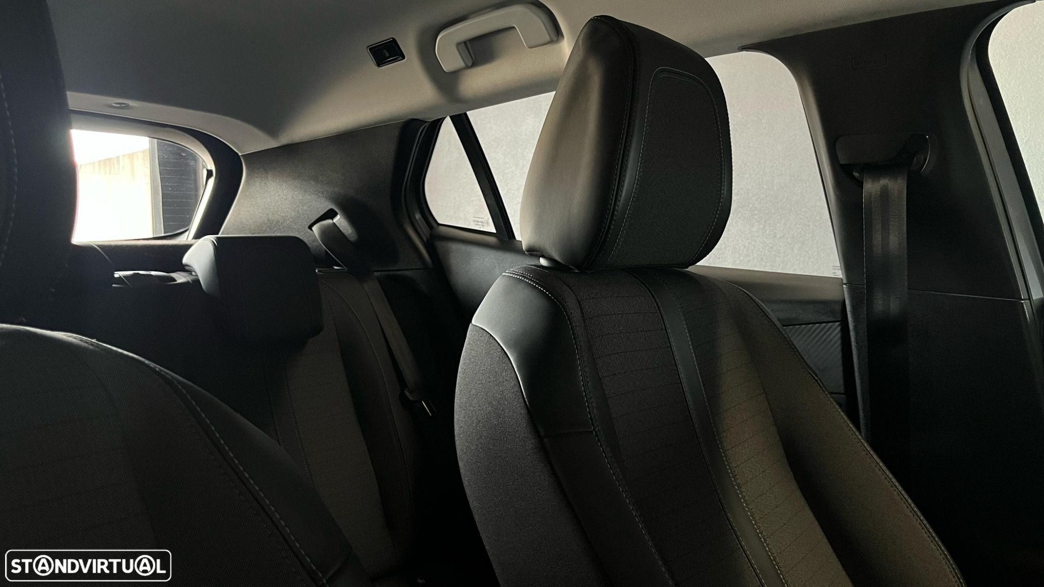 Peugeot e-2008 50 kWh Allure - 47