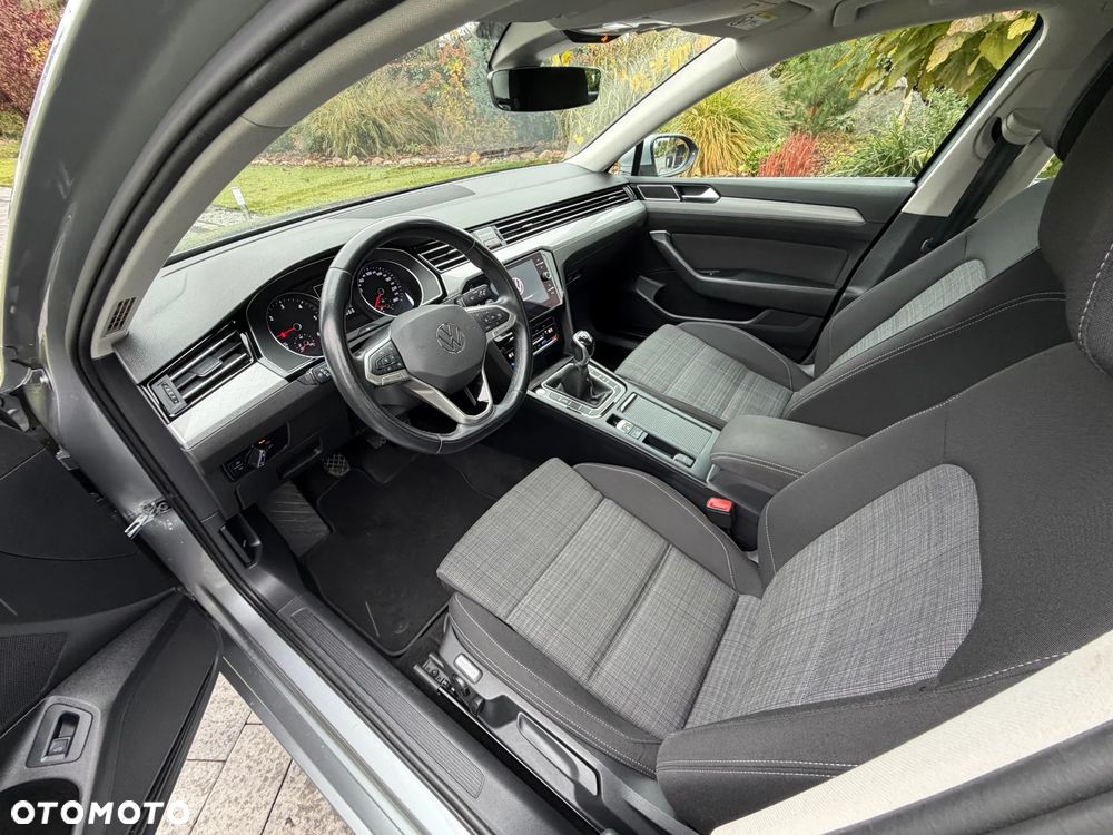Volkswagen Passat 2.0 TDI EVO Business - 23