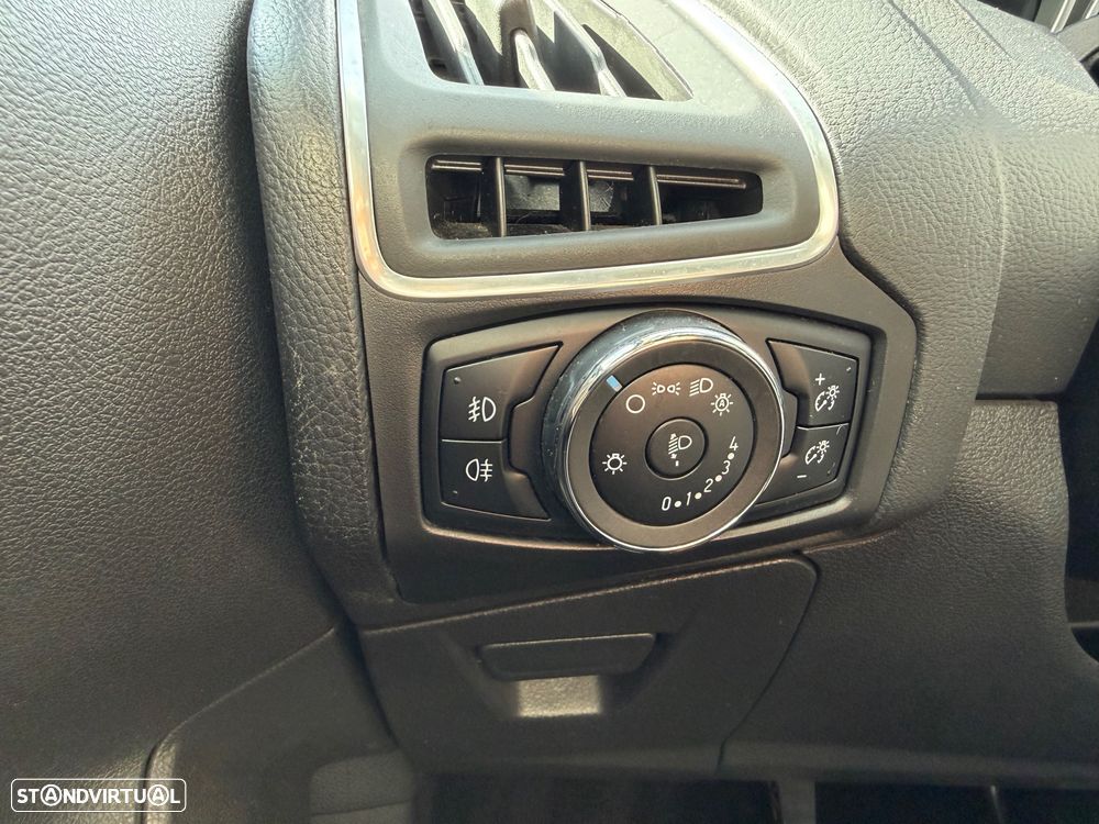 Ford Focus 1.6 EcoBoost S&S Titanium - 16