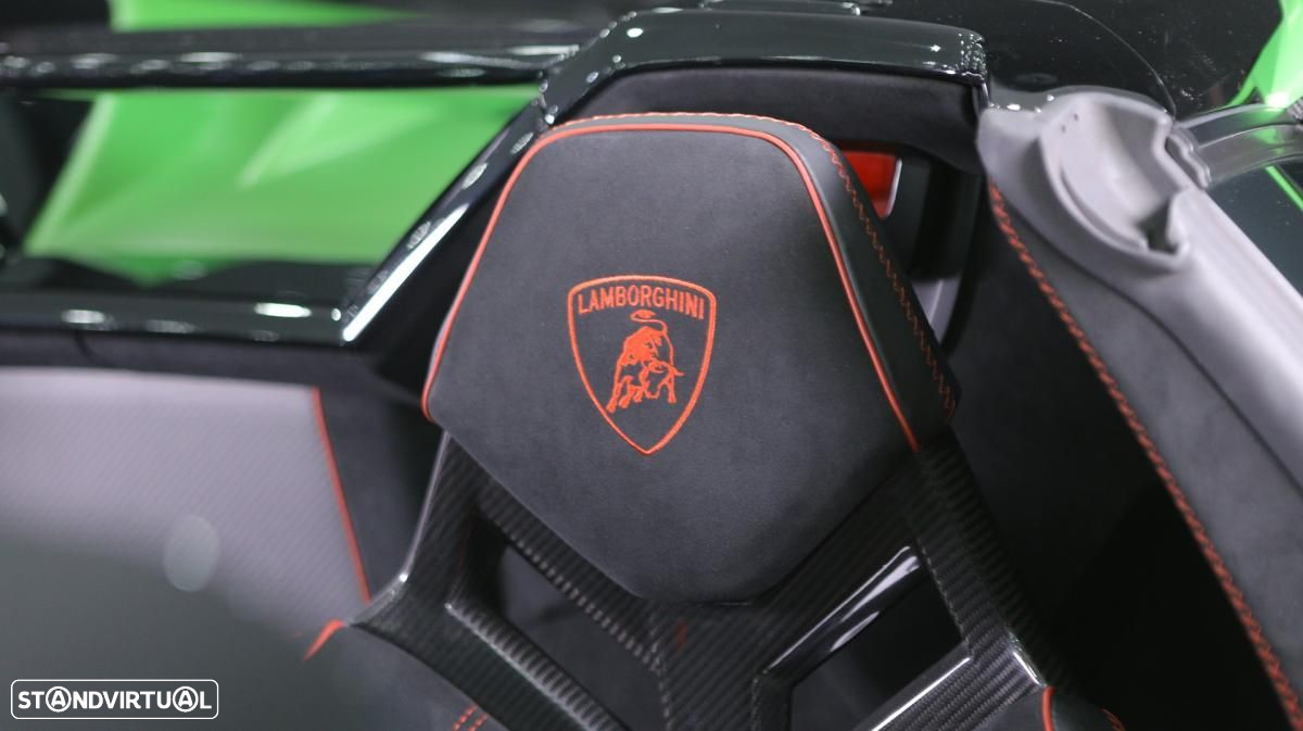 Lamborghini Aventador SVJ Roadster - 34