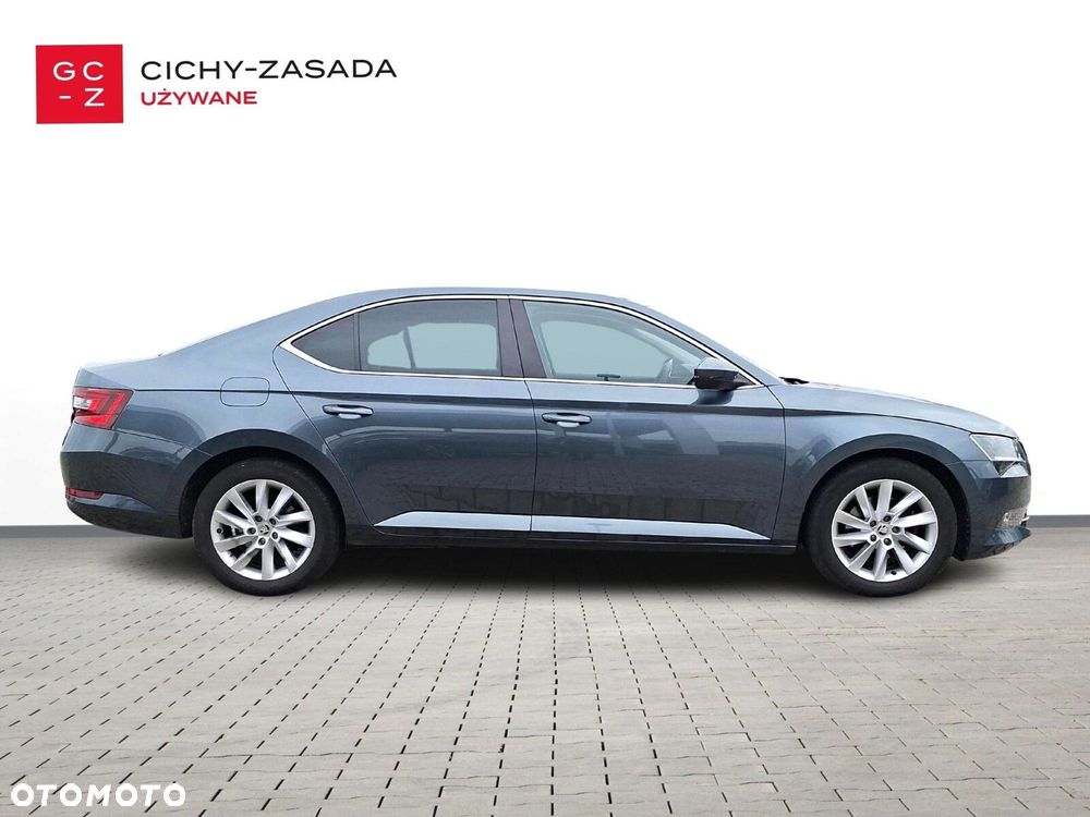 Skoda Superb 2.0 TDI Ambition - 4