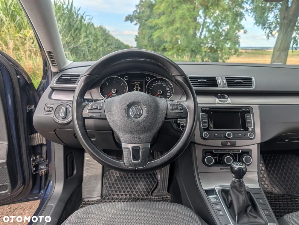 Volkswagen Passat 2.0 TDI Comfortline - 10