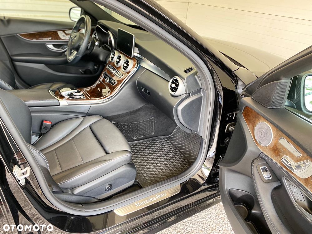Mercedes-Benz Klasa C 400 4Matic 7G-TRONIC AMG Line - 13