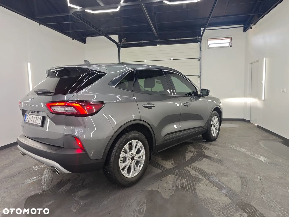 Ford Kuga - 8