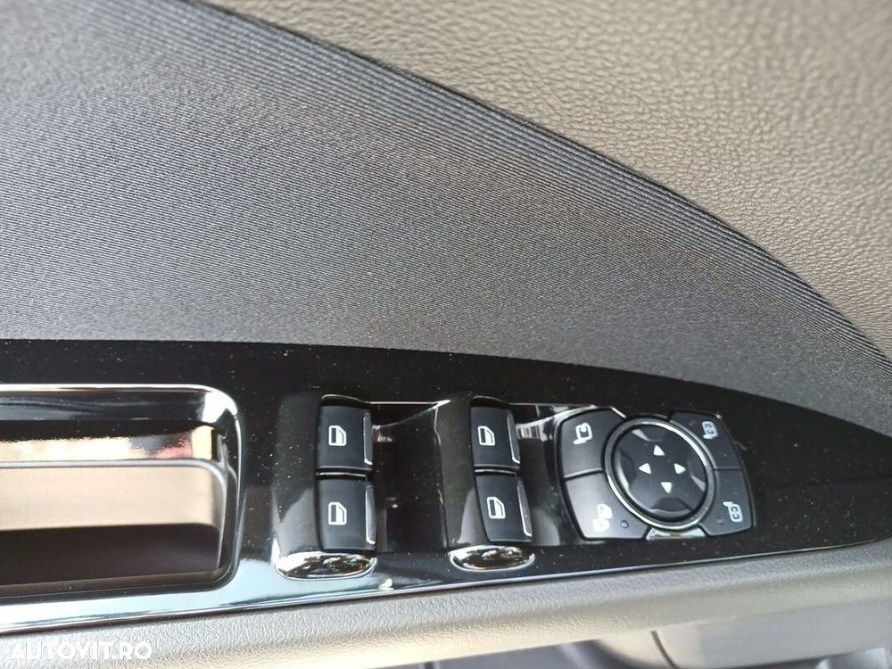Ford Mondeo 2.0 HEV Titanium - 12