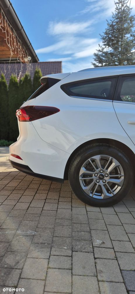 Ford Focus 1.0 EcoBoost Titanium - 4