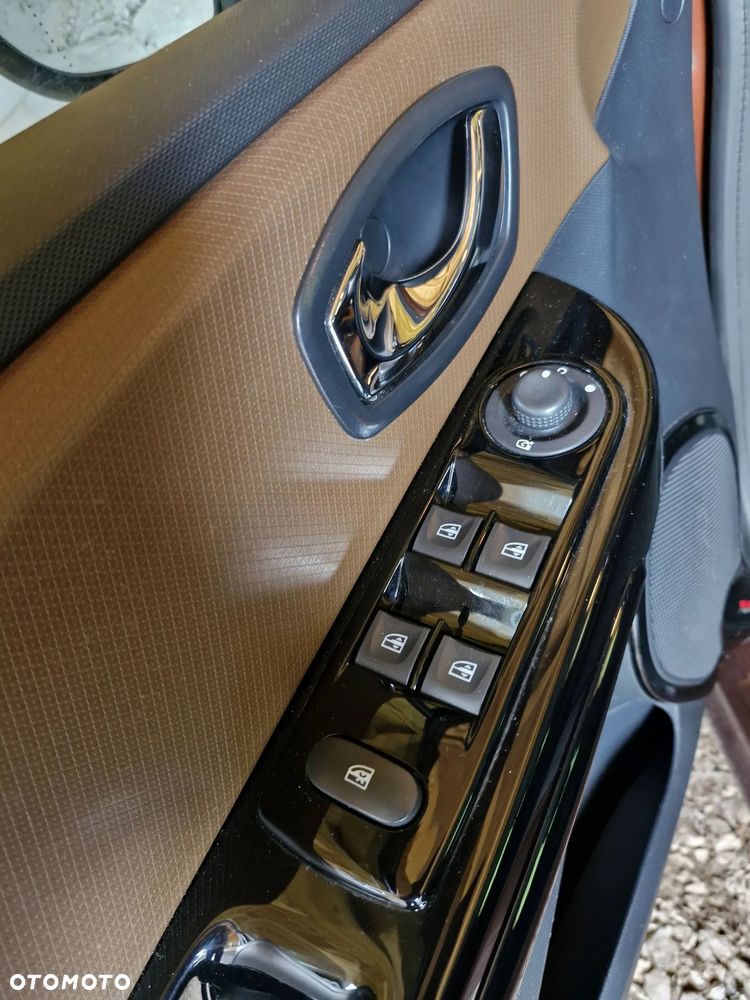 Renault Clio - 8