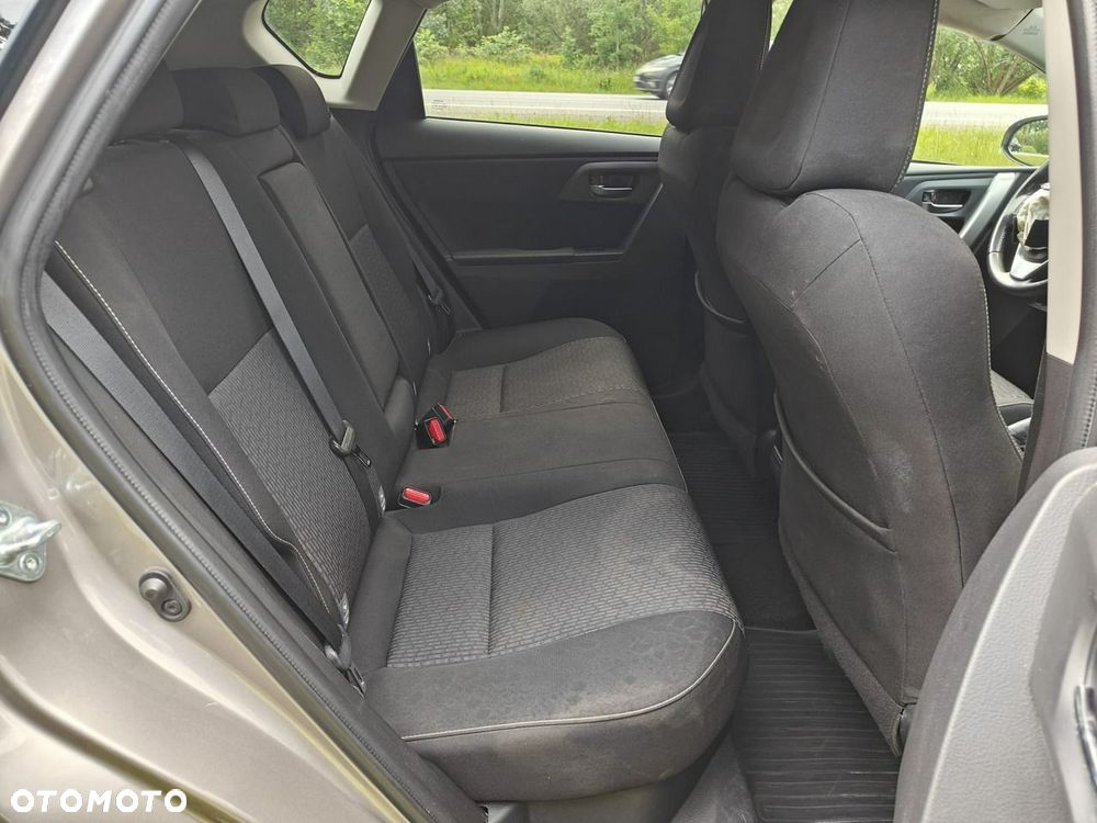 Toyota Auris - 13