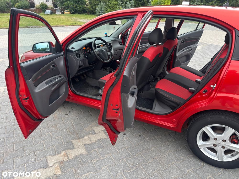 Kia Rio - 18