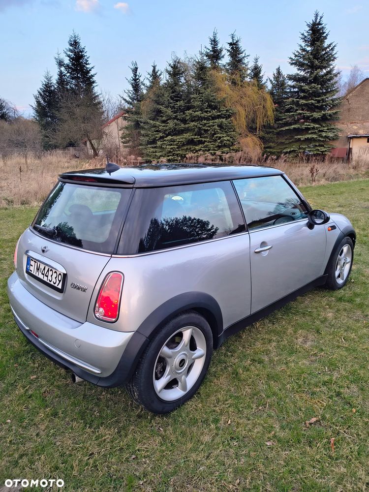 MINI Cooper Standard - 2