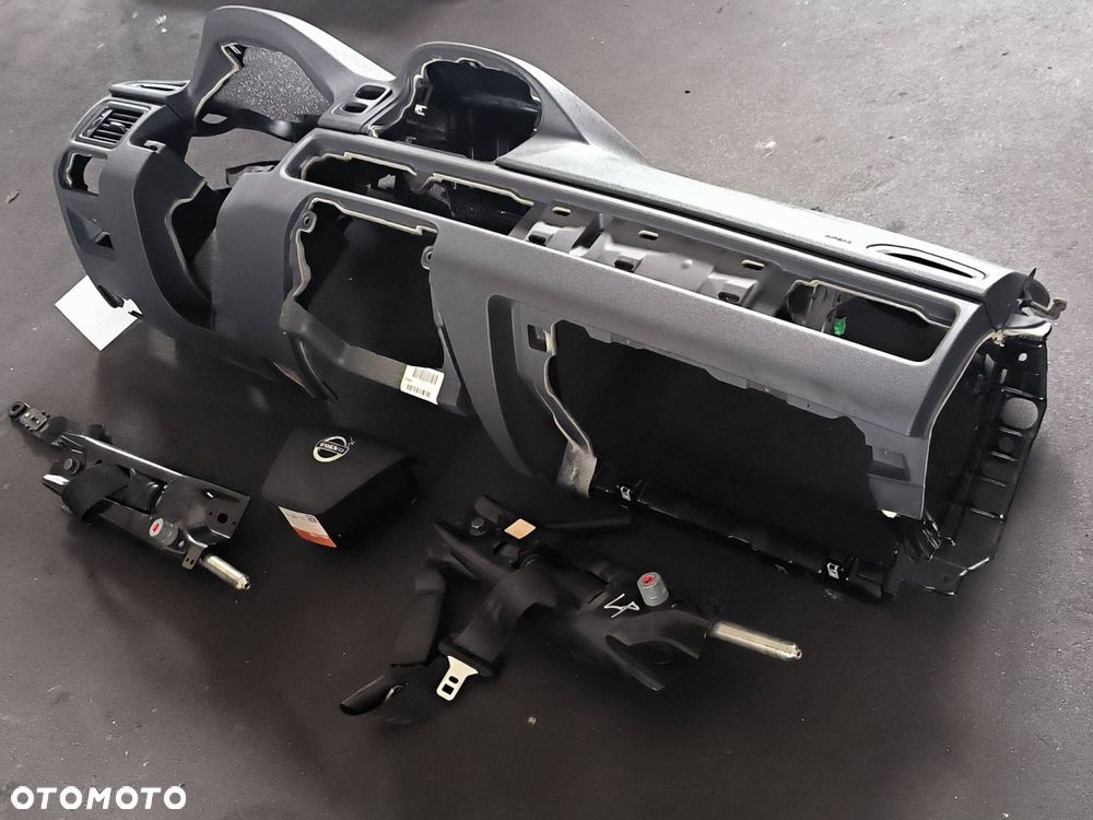 DESKA KOKPIT VOLVO V70 III LIFT - 3