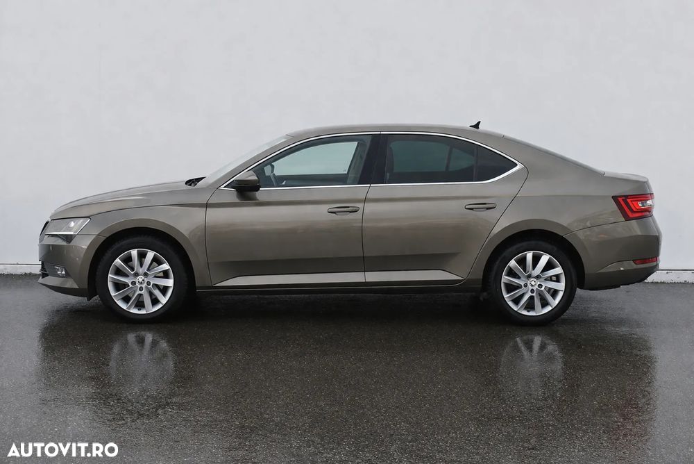 Skoda Superb 2.0 TDI DSG Ambition - 7