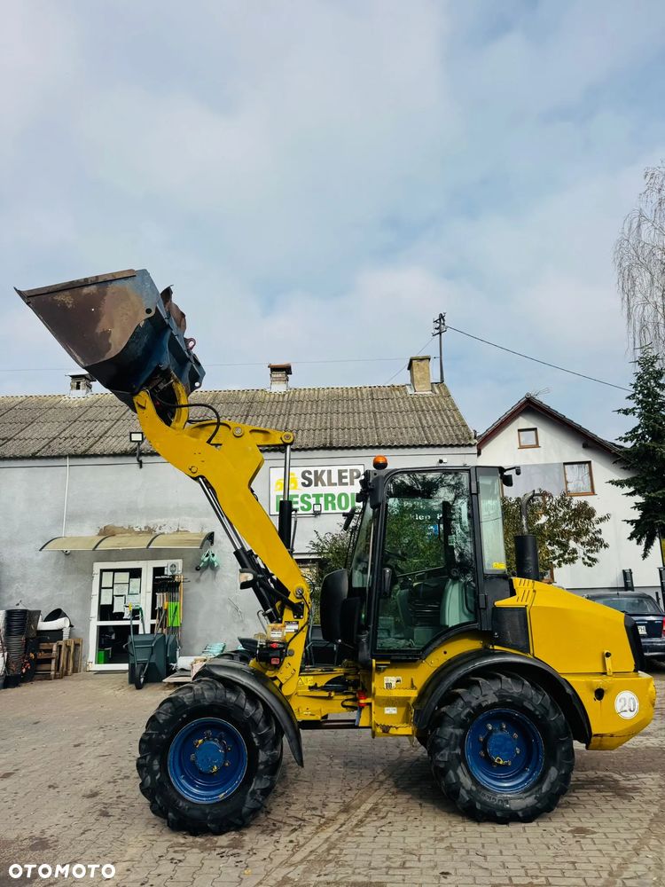 Caterpillar 908H - 6