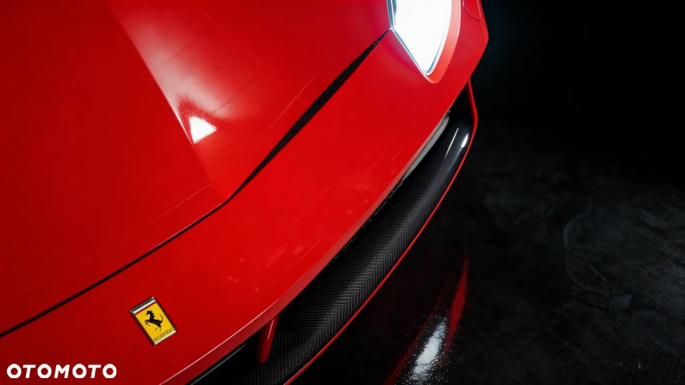 Ferrari 488 - 8