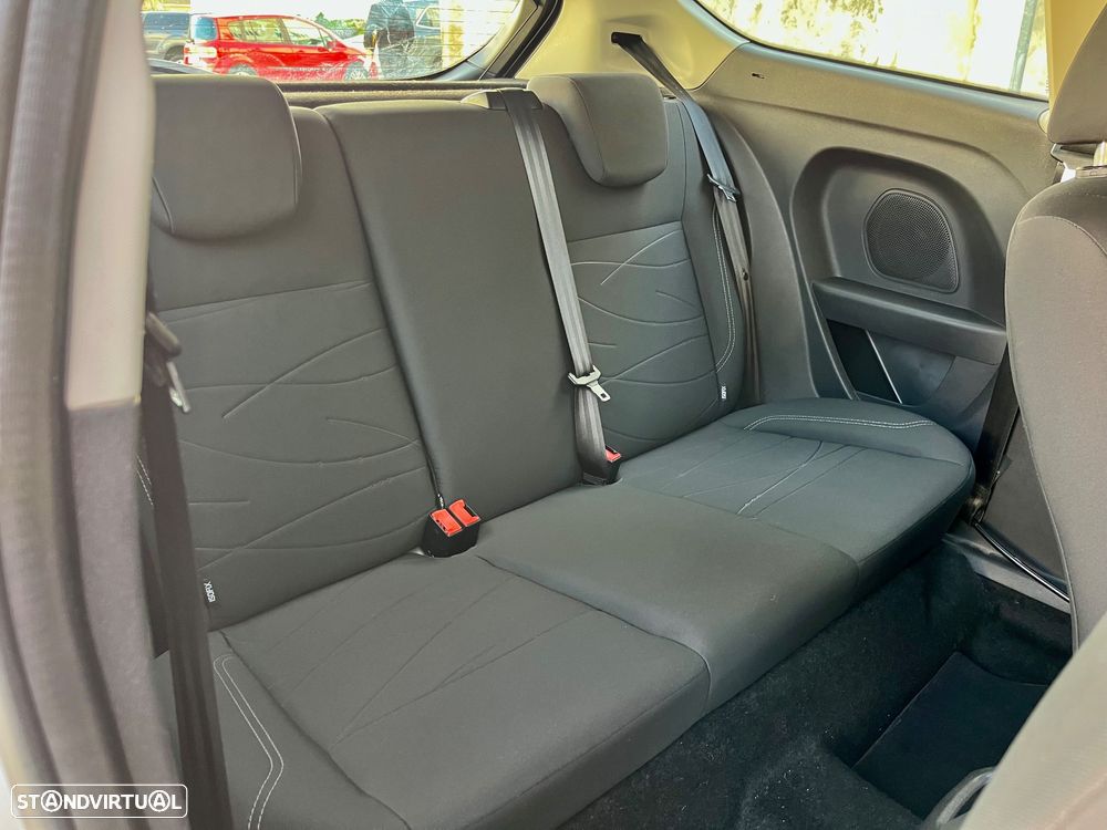 Ford Fiesta 1.5 TDCi STLine - 15