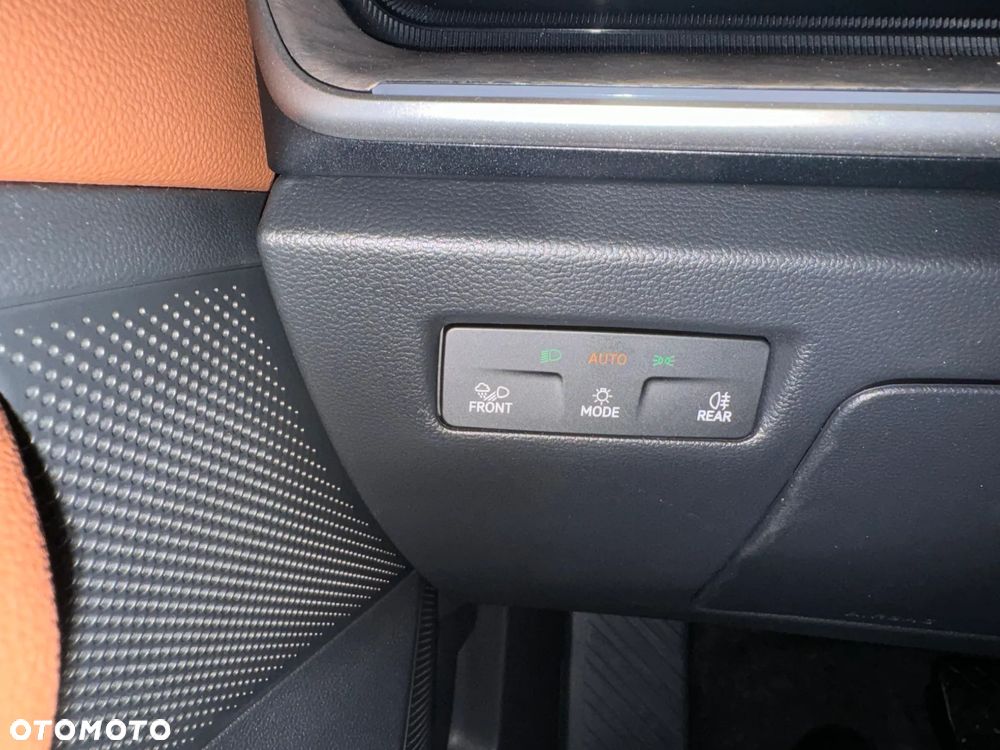 Skoda Superb 2.0 TDI SCR 4x4 L&K DSG - 16