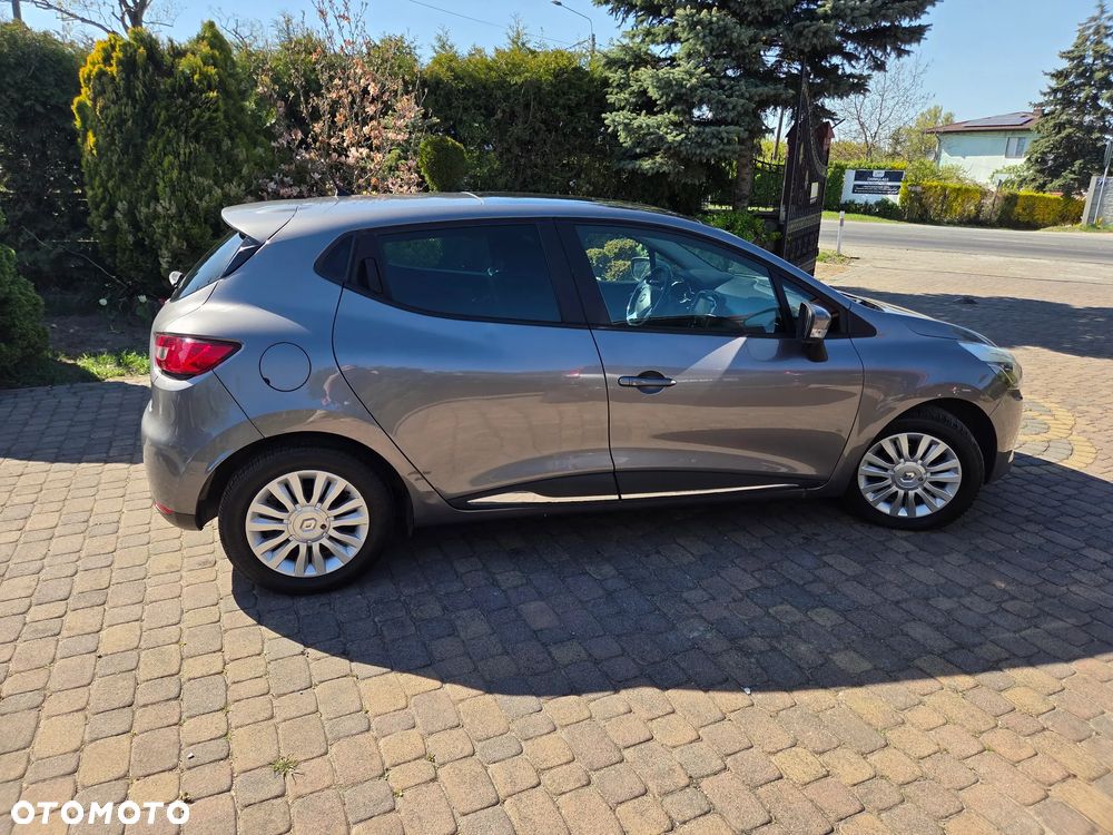 Renault Clio 1.2 16V 75 Expression - 27