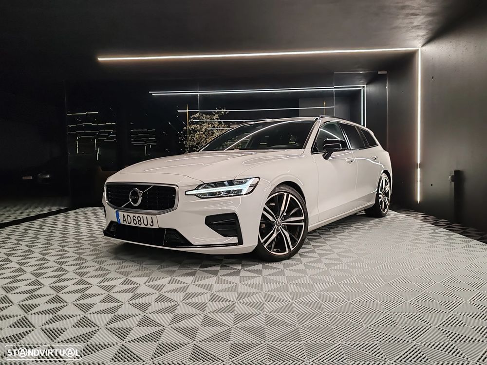 Volvo V60 2.0 D3 R-Design Geartronic - 1