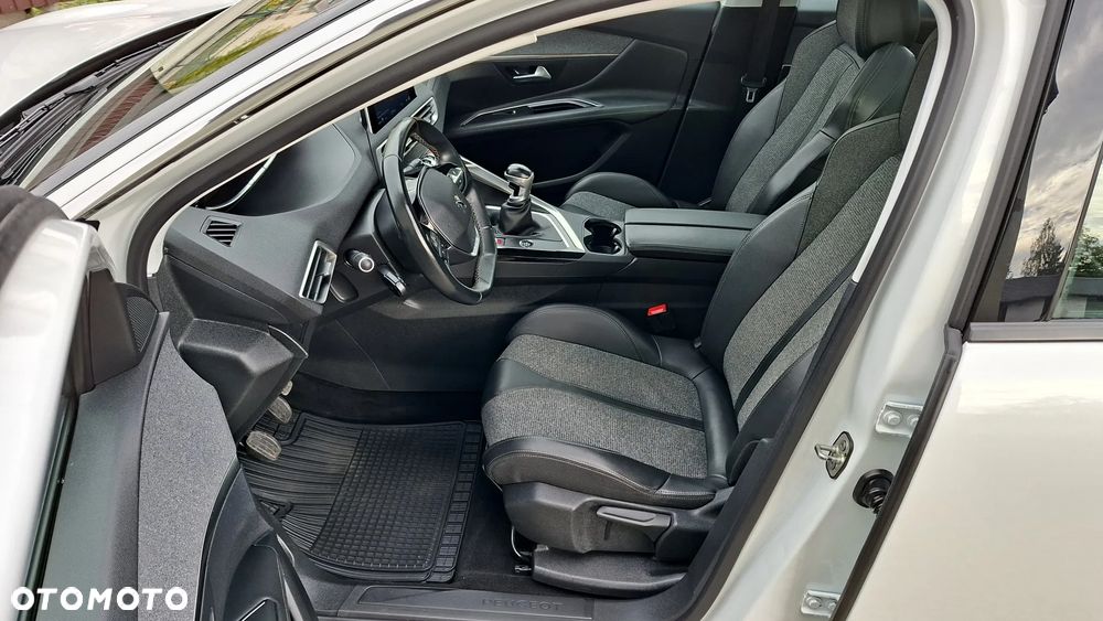 Peugeot 3008 BlueHDi 130 Stop & Start Allure - 23