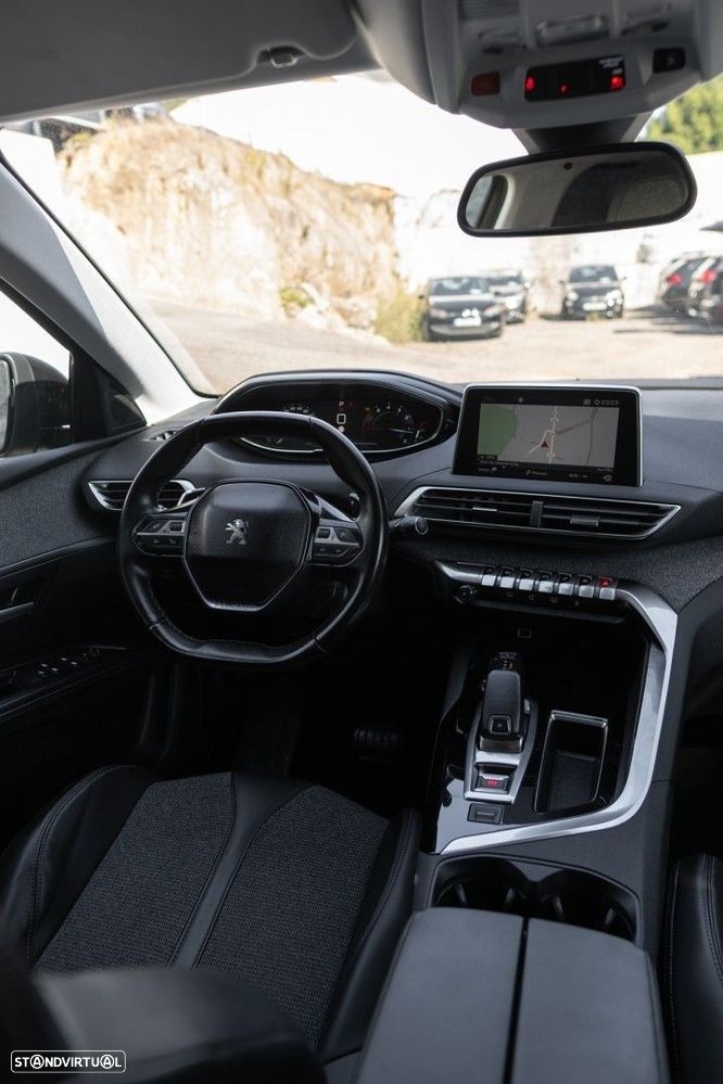 Peugeot 5008 1.2 PureTech Allure EAT6 - 24