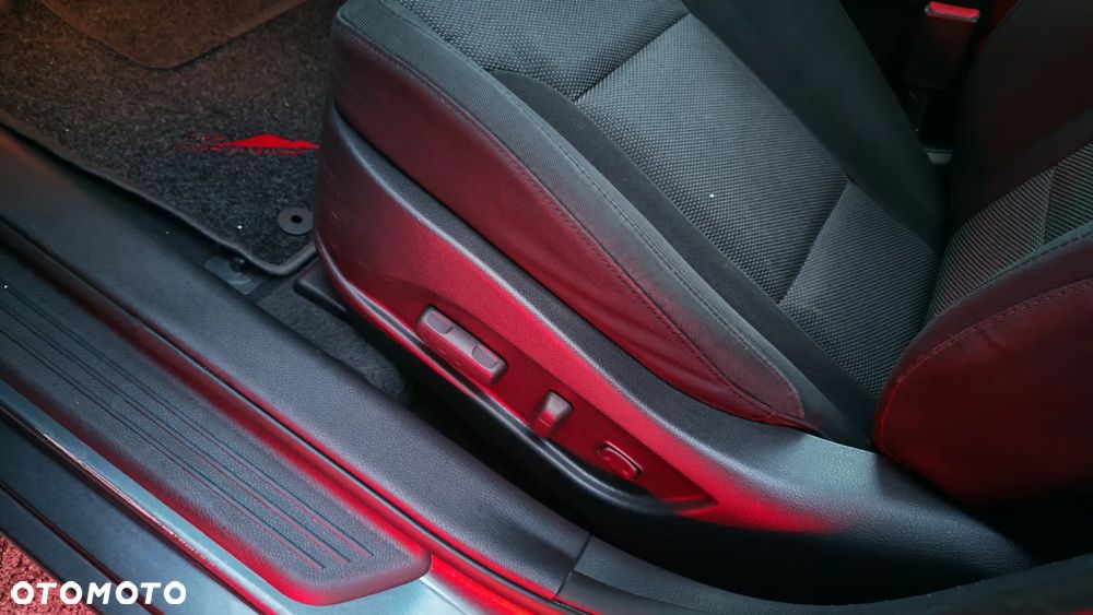 Hyundai i40 Kombi blue 1.6 Family+ - 11