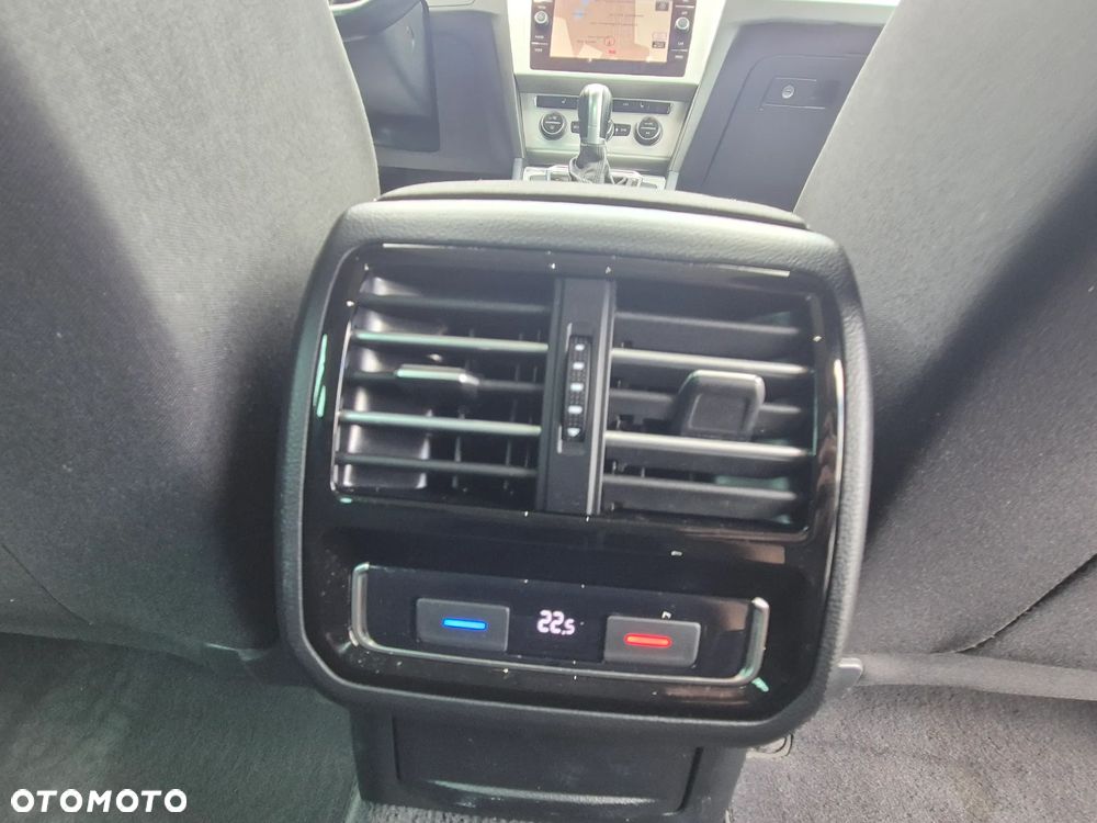 Volkswagen Passat - 28