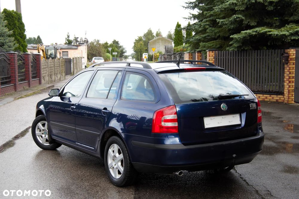 Skoda Octavia 1.6 Combi Selection - 15