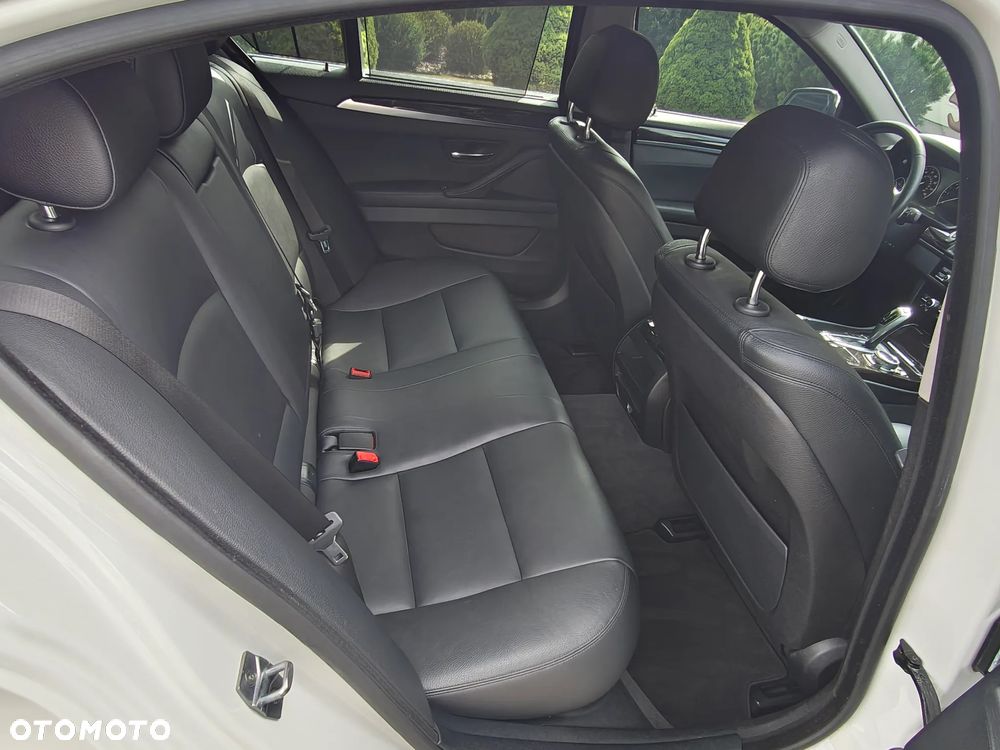 BMW Seria 5 530d Luxury Line - 22