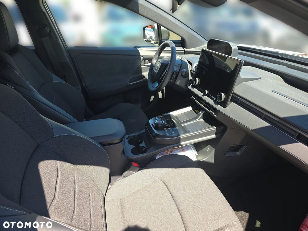 Toyota C-HR+ - 10