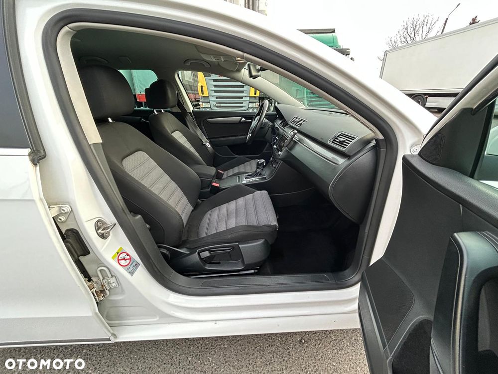 Volkswagen Passat 2.0 Blue TDI DSG SCR Comfortline - 26