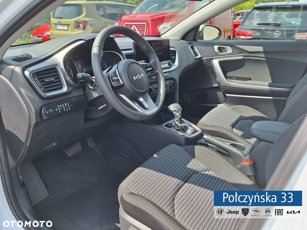 Kia Ceed - 8