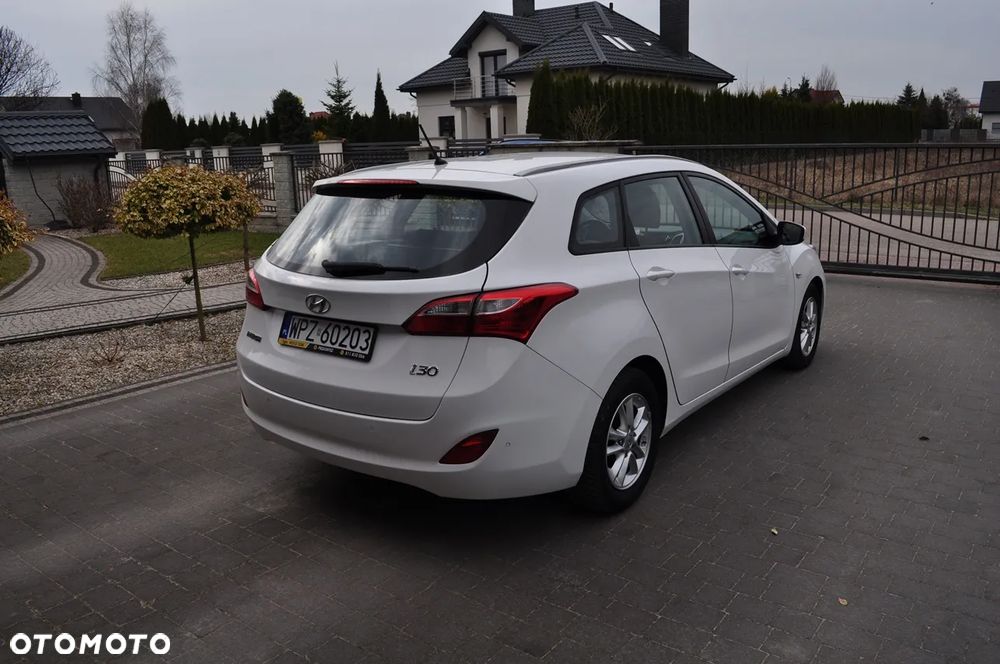 Hyundai i30 1.6 CRDi Fifa World Cup Edition - 3