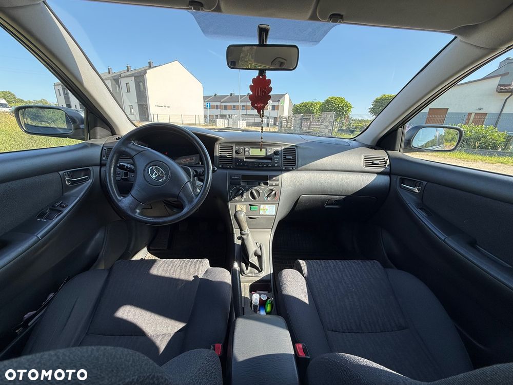 Toyota Corolla - 4