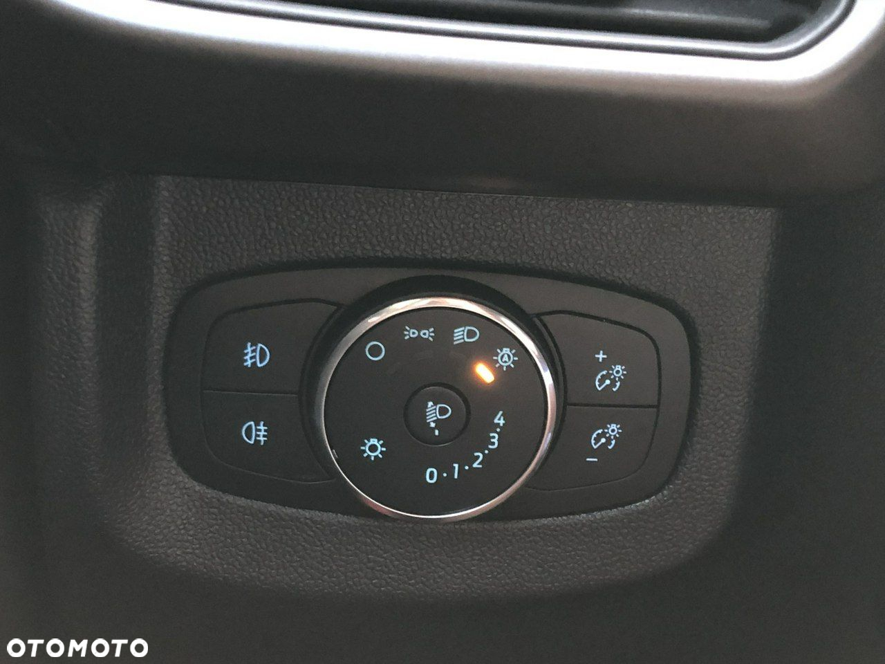 Ford Transit Courier - 39