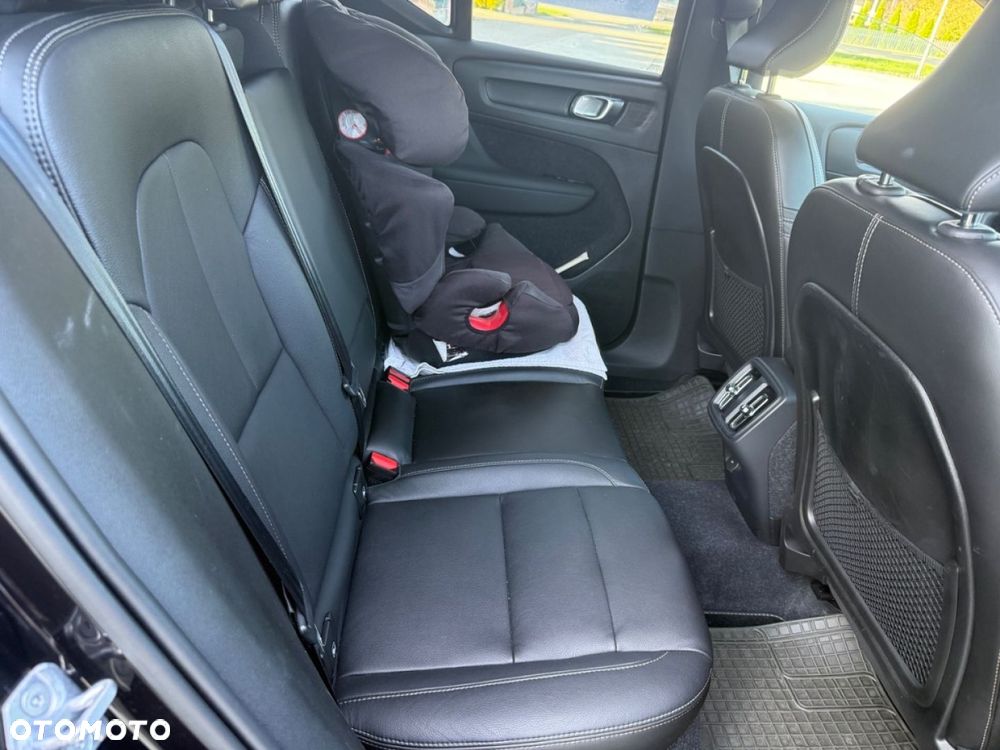 Volvo XC 40 - 25