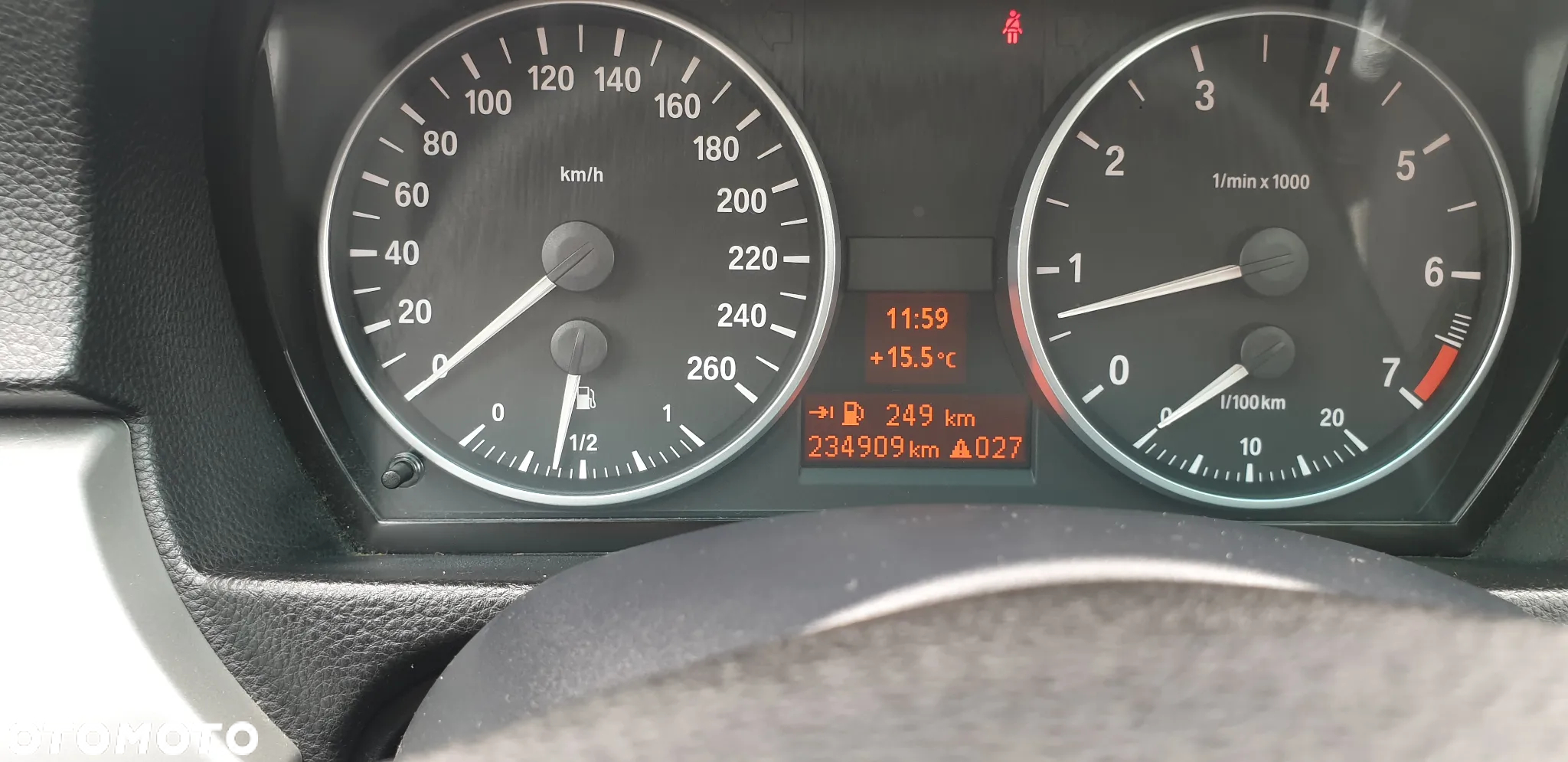 BMW Seria 3 320i Touring - 14